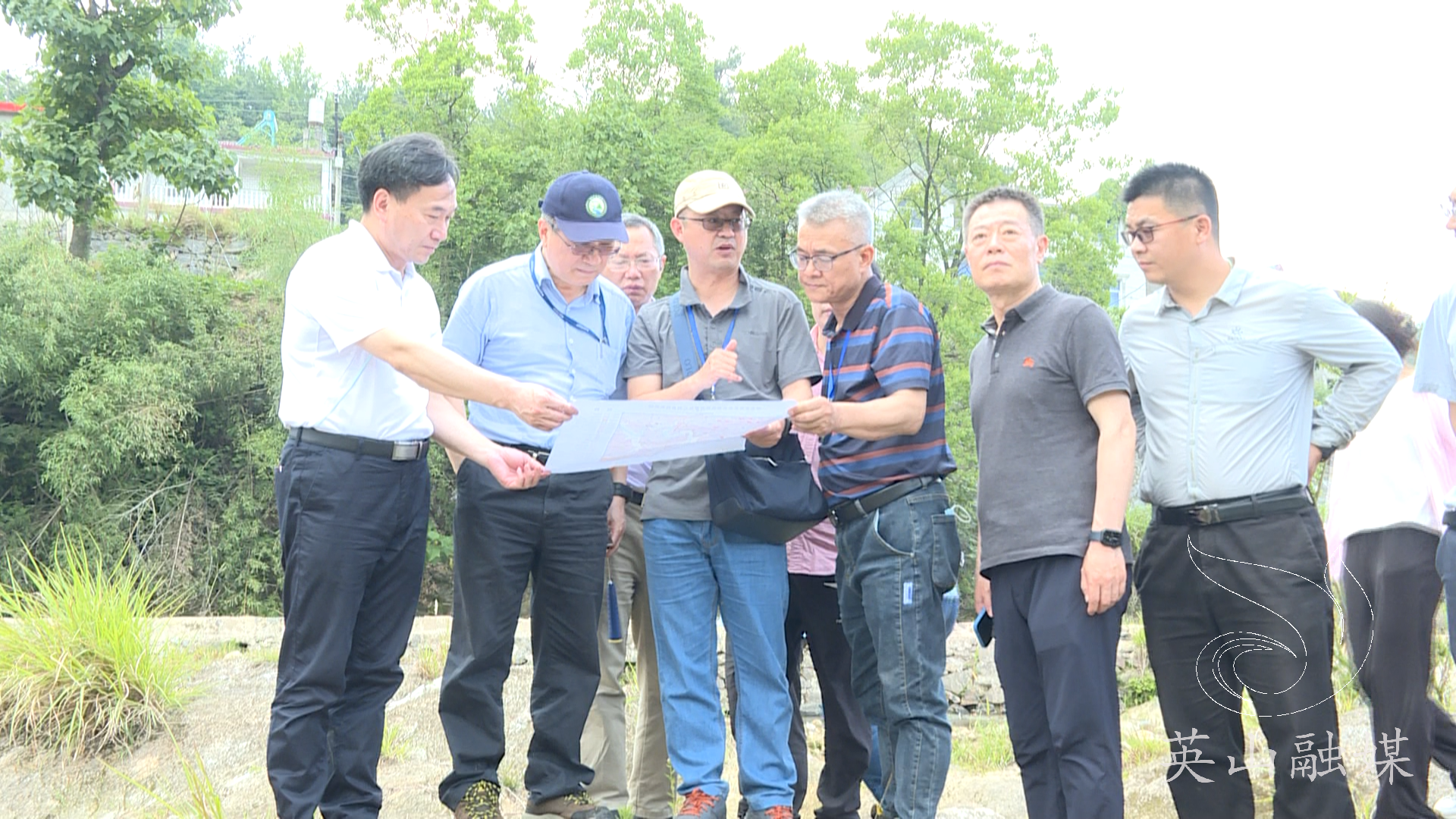 地質(zhì)大學(xué)深入地?zé)峥辈椋⊥跹嫘略菏繋ш犝{(diào)研指導(dǎo)英山深部高溫地?zé)豳Y源勘探項目 地質(zhì)大學(xué)深入地?zé)峥辈椋⊥跹嫘略菏繋ш犝{(diào)研指導(dǎo)英山深部高溫地?zé)豳Y源勘探項目