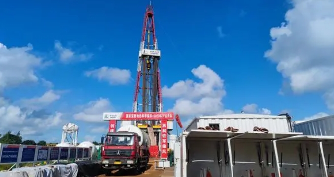 我國最深地熱科探井完鉆 助力深層地熱資源規?；_發利用-地大熱能